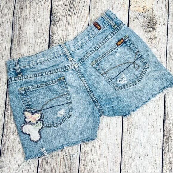 Bongo Distressed Floral Cut Off Denim Jean Shorts - Picture 4 of 6